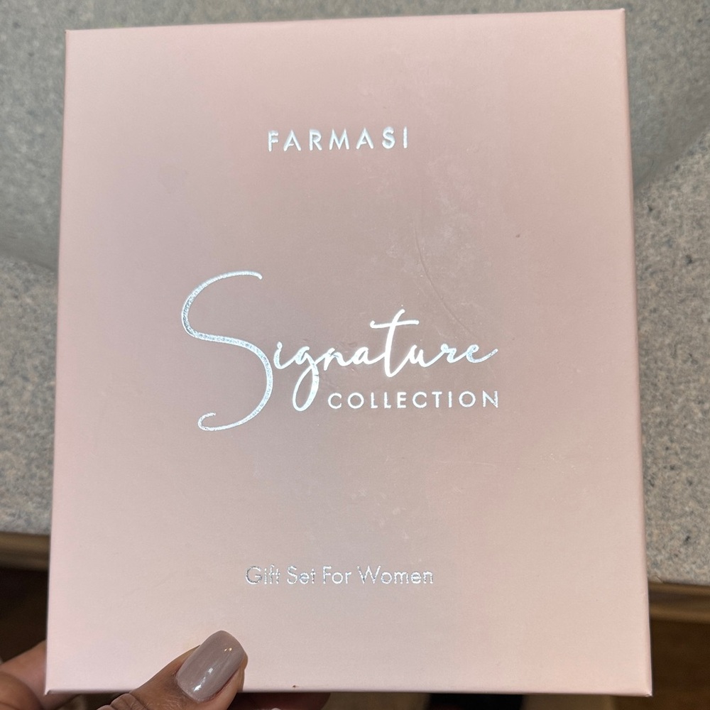 Farmasi Signature Collection Set - Soft Pink
